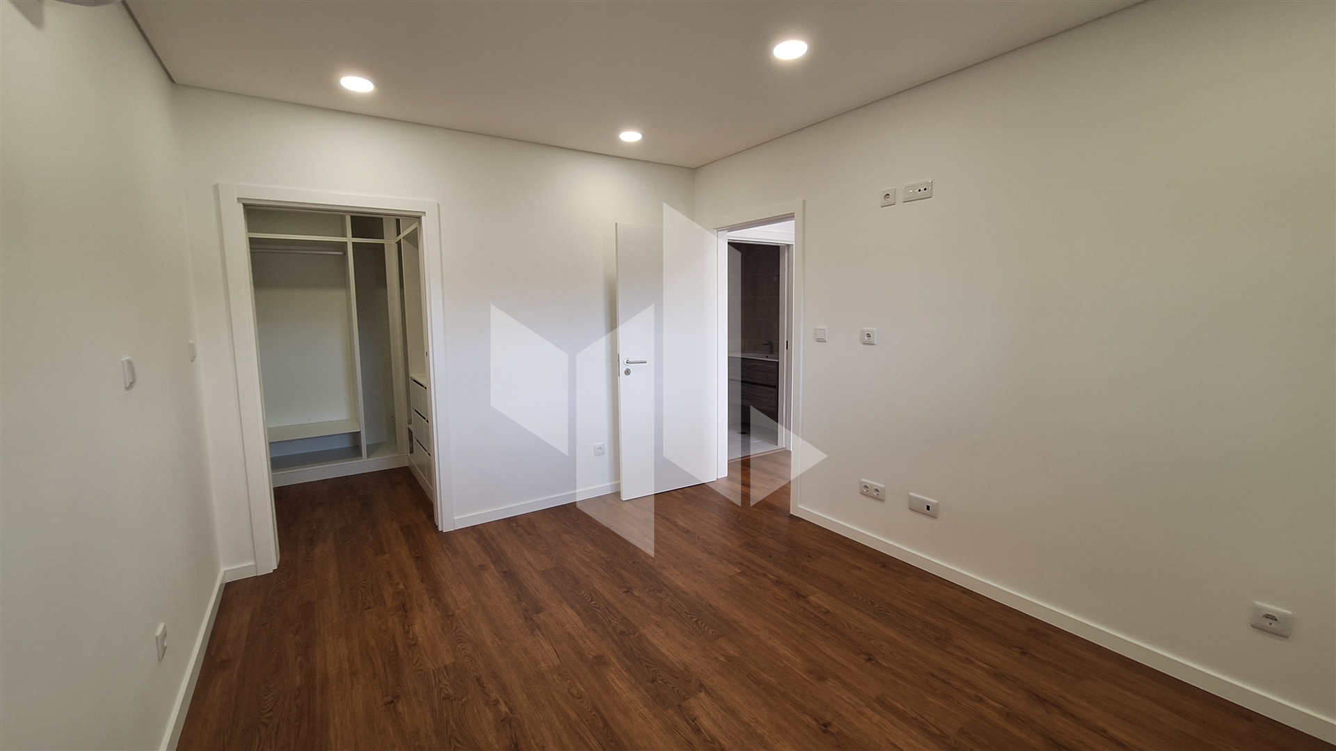 Ref 3380 Arrendar Apartamento T1 em Viseu , Tondela ,Tondela e - New-Lar- Soc ...